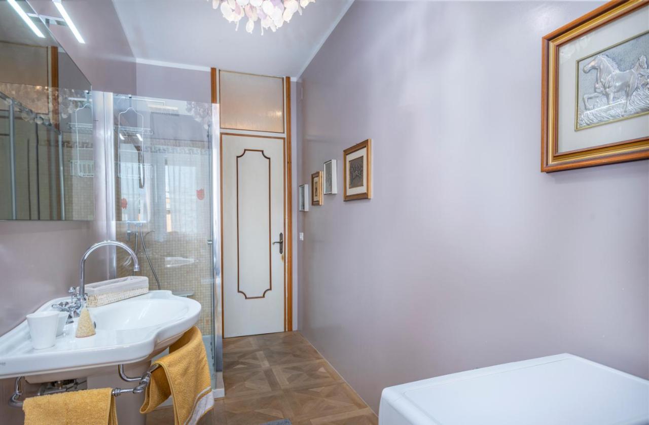 Lucilla Home - Apt Con Wifi Nel Cuore Di אודינה מראה חיצוני תמונה