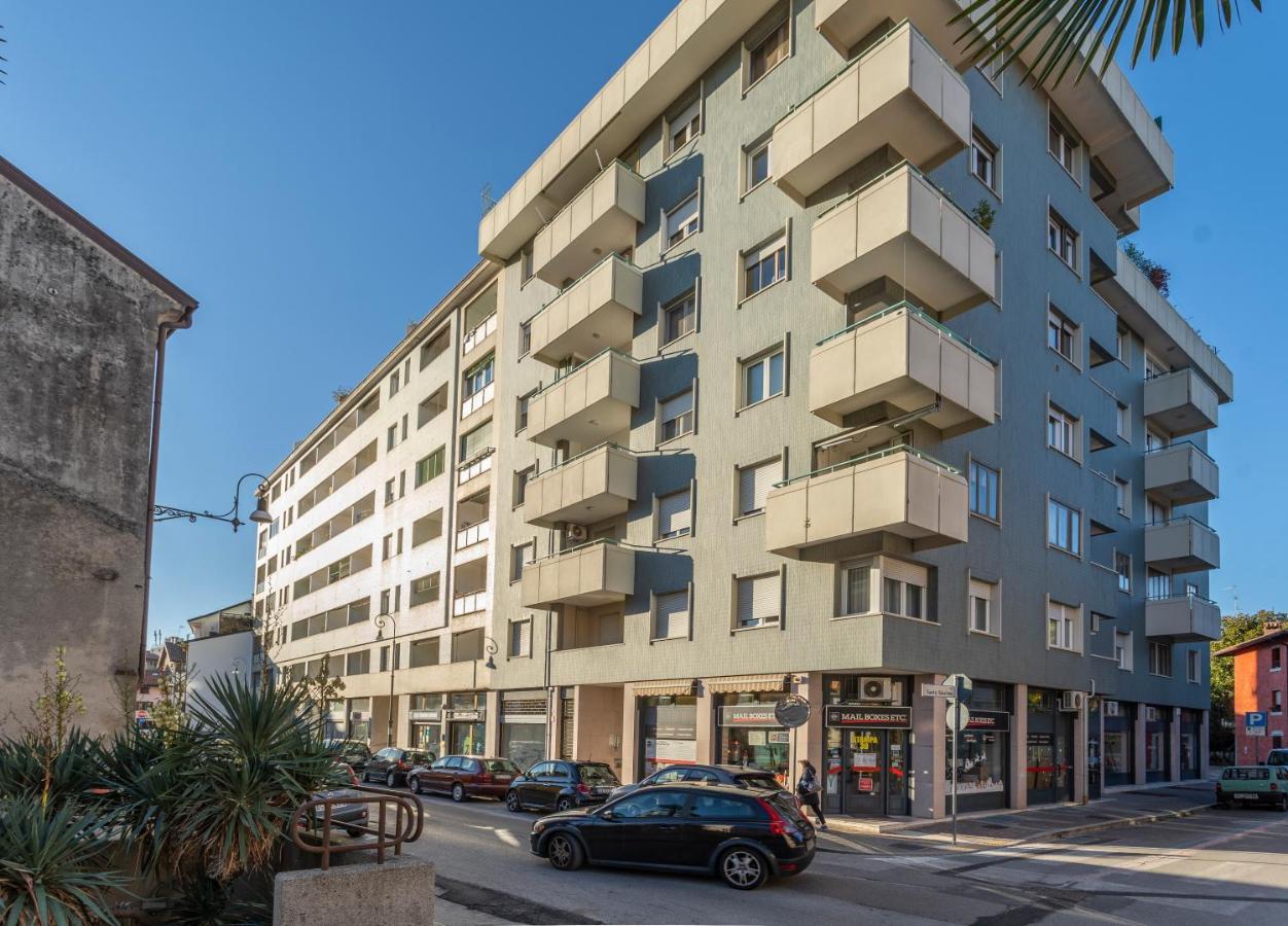 Lucilla Home - Apt Con Wifi Nel Cuore Di אודינה מראה חיצוני תמונה